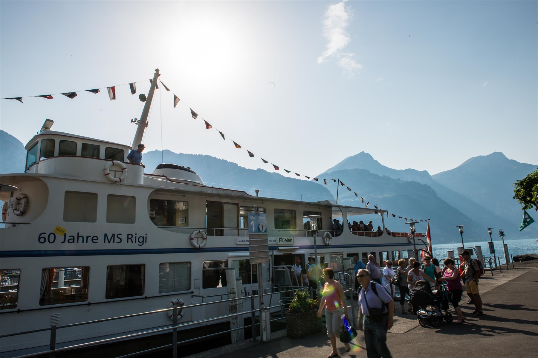 Schiffshorn-Sinfonie - Motorschiff Rigi in Flüelen mit dem thehOrn